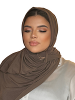 Cargar imagen en el visor de la galería, KAKI BROWN LUXURY LYCRA HIJAB | BELA FAZANI
