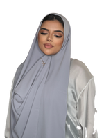 Cargar imagen en el visor de la galería, LIGHT GREY CLASSIC LUXURY MEDINA SILK HIJAB | BELA FAZANI
