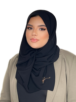 Cargar imagen en el visor de la galería, BLACK CLASSIC LUXURY MEDINA SILK HIJAB | BELA FAZANI
