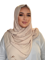 Cargar imagen en el visor de la galería, FADED PINK CLASSIC LUXURY MEDINA SILK HIJAB | BELA FAZANI
