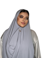 Cargar imagen en el visor de la galería, LIGHT GREY CLASSIC LUXURY MEDINA SILK HIJAB | BELA FAZANI
