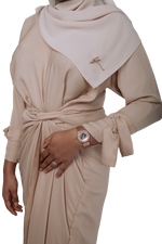 Cargar imagen en el visor de la galería, SIGNATURE BEIGE WRAPSKIRT ABAYA | BELA FAZANI
