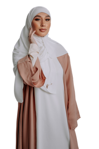 QATAR ROSE ABAYA avec ROBE INTÉRIEURE BLANCHE | BELA FAZANI