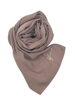 Cargar imagen en el visor de la galería, BROWN LUXURY QUEEN CRÊPE HIJAB | BELA FAZANI
